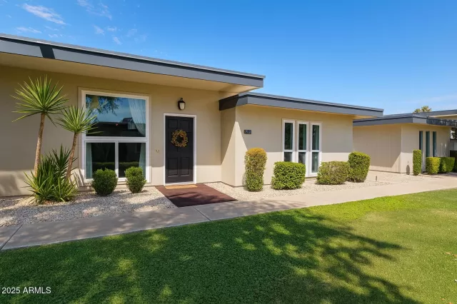 MLS: 6915820 Condo For Sale