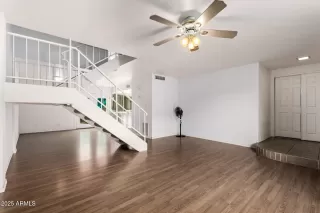 Photo #6: 6915880 Listing