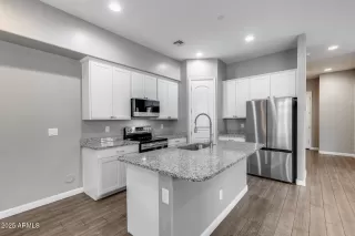 Photo #3: 6915894 Listing