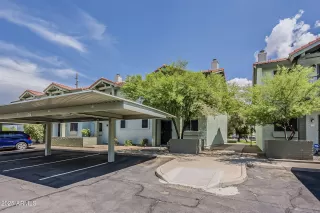 Photo #1: 6916000 Listing