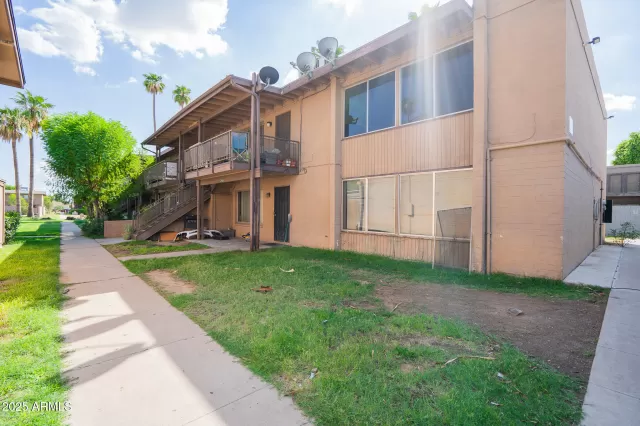 MLS: 6916021 Condo For Sale