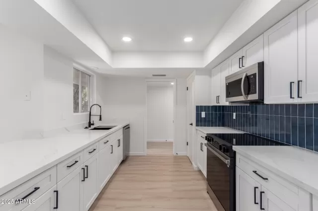 MLS: 6916087 Condo For Sale
