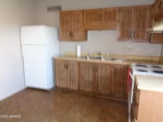 Photo #6: 6916142 Listing