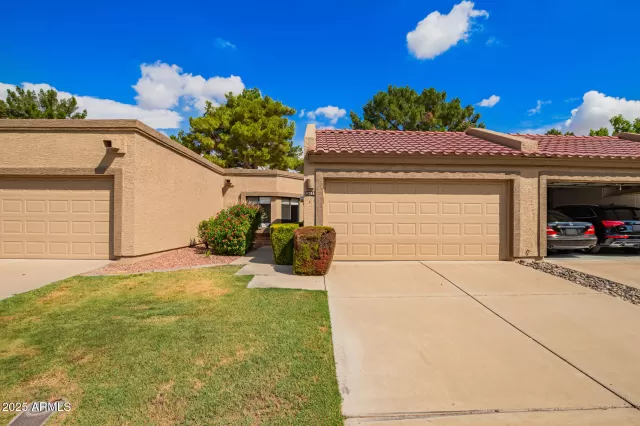 MLS: 6916149 Condo For Sale