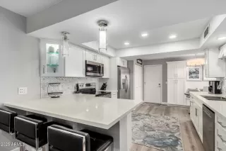 Photo #3: 6916149 Listing