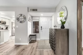 Photo #6: 6916149 Listing