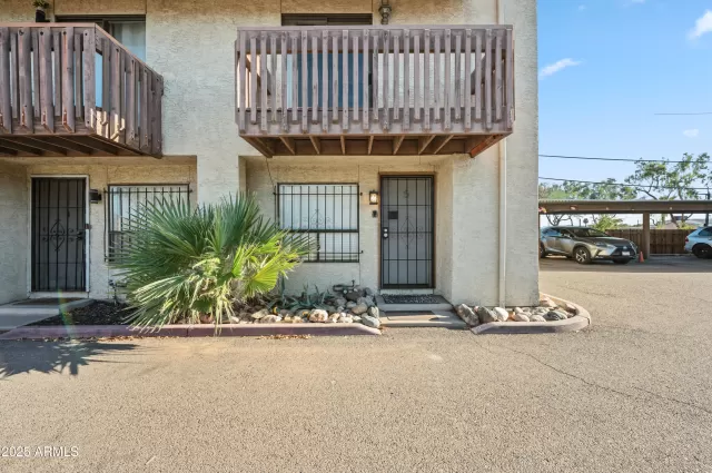 MLS: 6916154 Condo For Sale