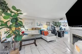 Photo #5: 6916154 Listing