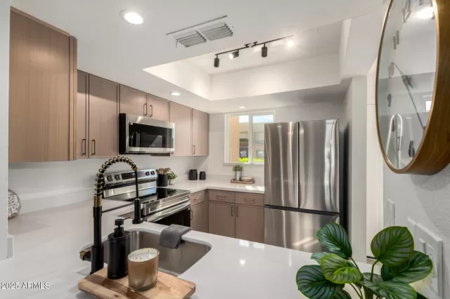 MLS: 6916211 Condo For Sale