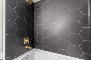 Photo #3: 6916211 Listing 