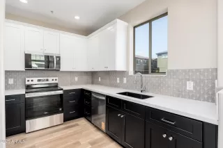 Photo #1: 6916227 Listing