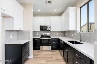 Photo #2: 6916227 Listing