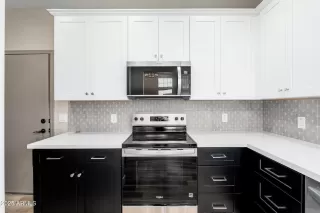 Photo #3: 6916227 Listing