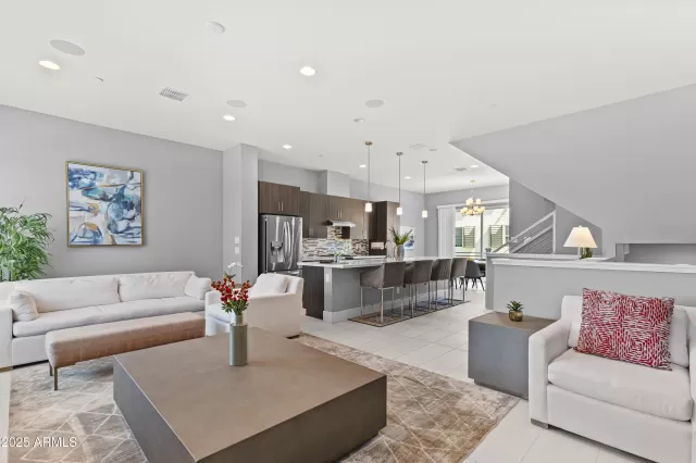 MLS: 6916262 Condo For Sale