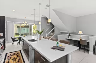 Photo #3: 6916262 Listing