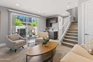 Photo #5: 6916262 Listing