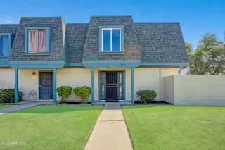 More Details about MLS # 6916263 : 8036 N 32ND LANE