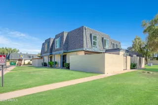 Photo #2: 6916263 Listing 