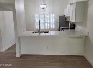 Photo #2: 6916278 Listing