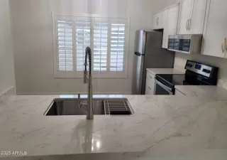 Photo #3: 6916278 Listing