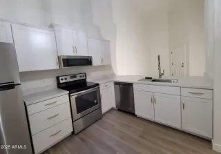 Photo #4: 6916278 Listing