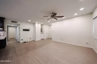 Photo #3: 6916346 Listing