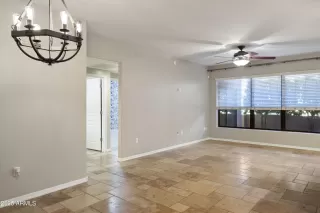 Photo #5: 6916388 Listing