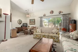 Photo #6: 6916499 Listing