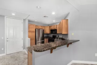 Photo #4: 6916505 Listing 