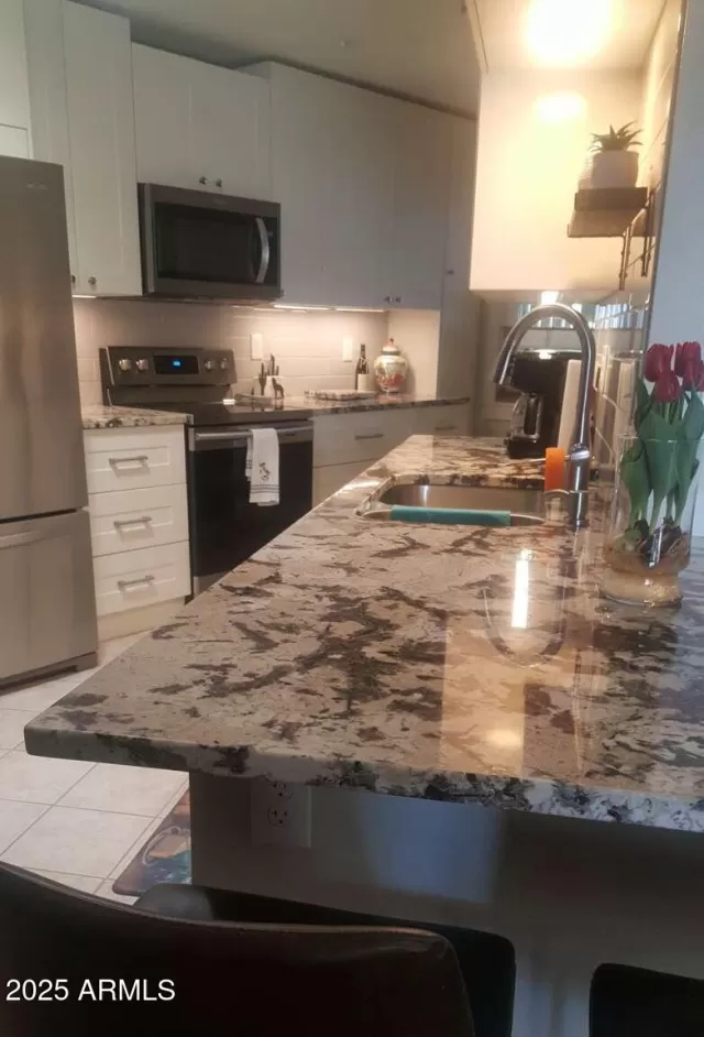 MLS: 6916511 Condo For Sale