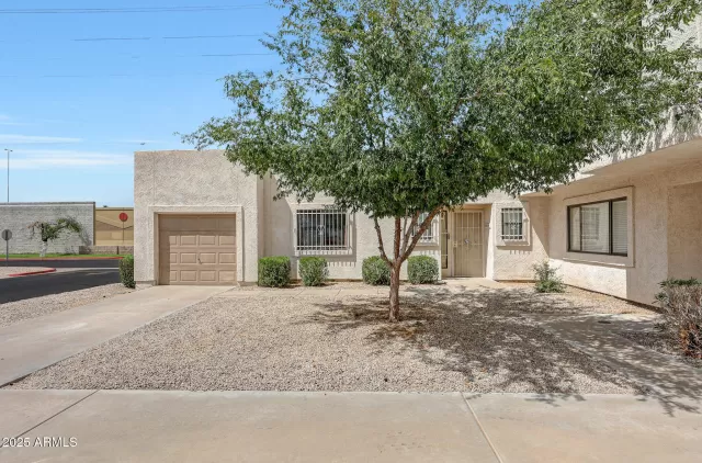 MLS: 6916512 Condo For Sale