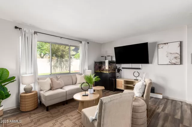 MLS: 6916799 Condo For Sale