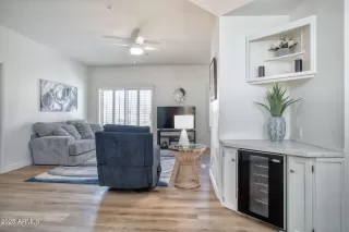 Photo #2: 6916830 Listing