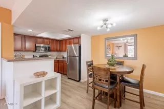 Photo #6: 6916837 Listing