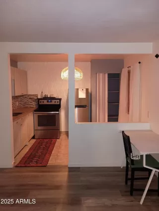 Photo #2: 6916902 Listing