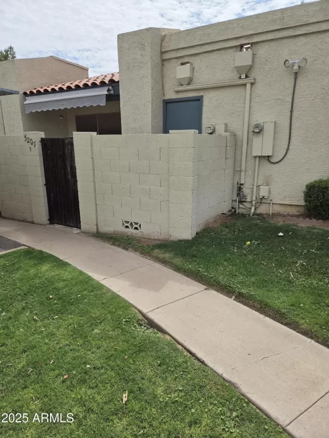 MLS: 6916949 Condo For Sale