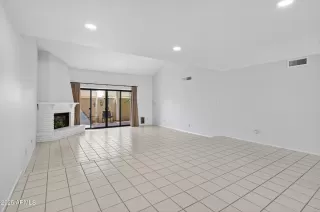 Photo #3: 6916977 Listing