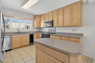 Photo #5: 6916977 Listing