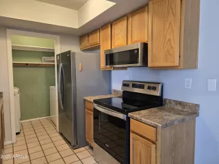 Photo #3: 6917146 Listing