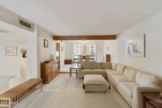 Photo #4: 6917151 Listing 