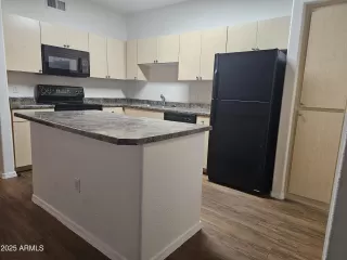 Photo #2: 6917273 Listing