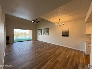 Photo #3: 6917406 Listing