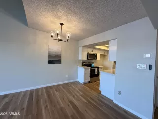 Photo #4: 6917406 Listing