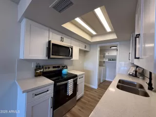 Photo #6: 6917406 Listing