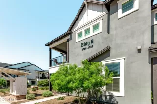 Photo #1: 6917427 Listing