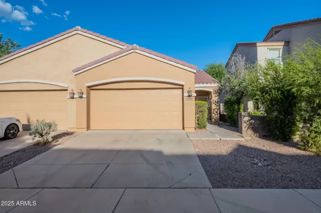 MLS: 6917492 Condo For Sale