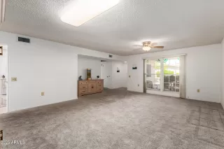 Photo #4: 6917615 Listing