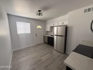 Photo #2: 6917667 Listing