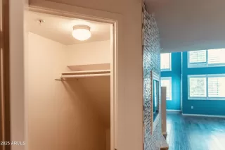 Photo #6: 6917680 Listing