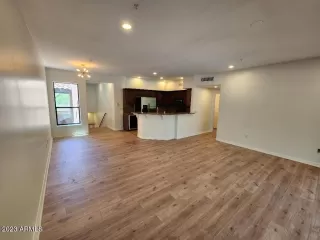 Photo #3: 6917689 Listing